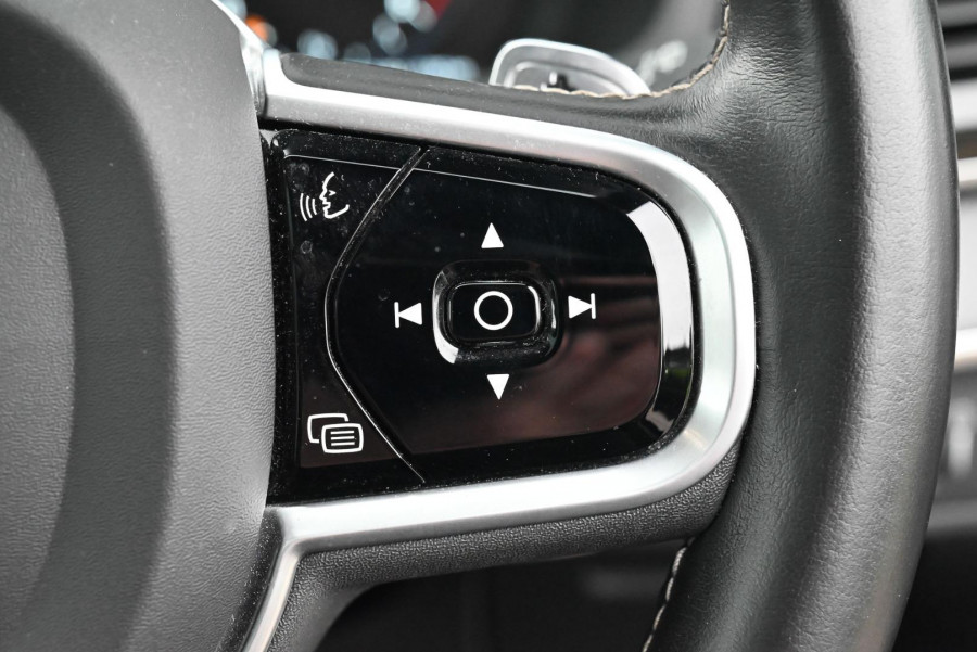 2020 Volvo XC90 L Series D5 R-Design SUV Image 26