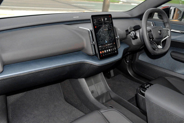 2026 Volvo EX30  Single Motor Extended Range Ultra SUV Image 7