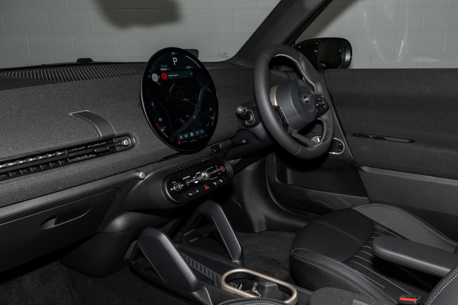 2026 MINI Cooper J01 SE Favoured Hatch
