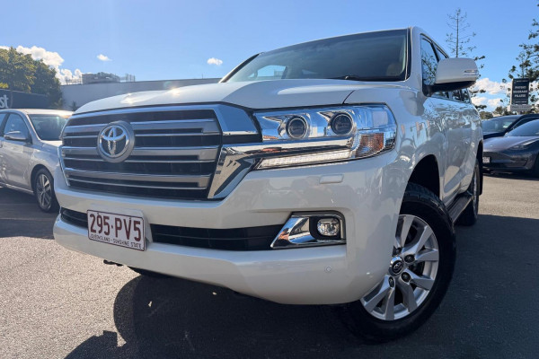 2016 Toyota LandCruiser VDJ200R VX SUV Image 2