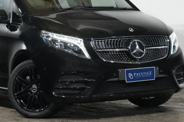 2022 Mercedes-Benz V-Class V300 d Avantgarde People Mover image 2