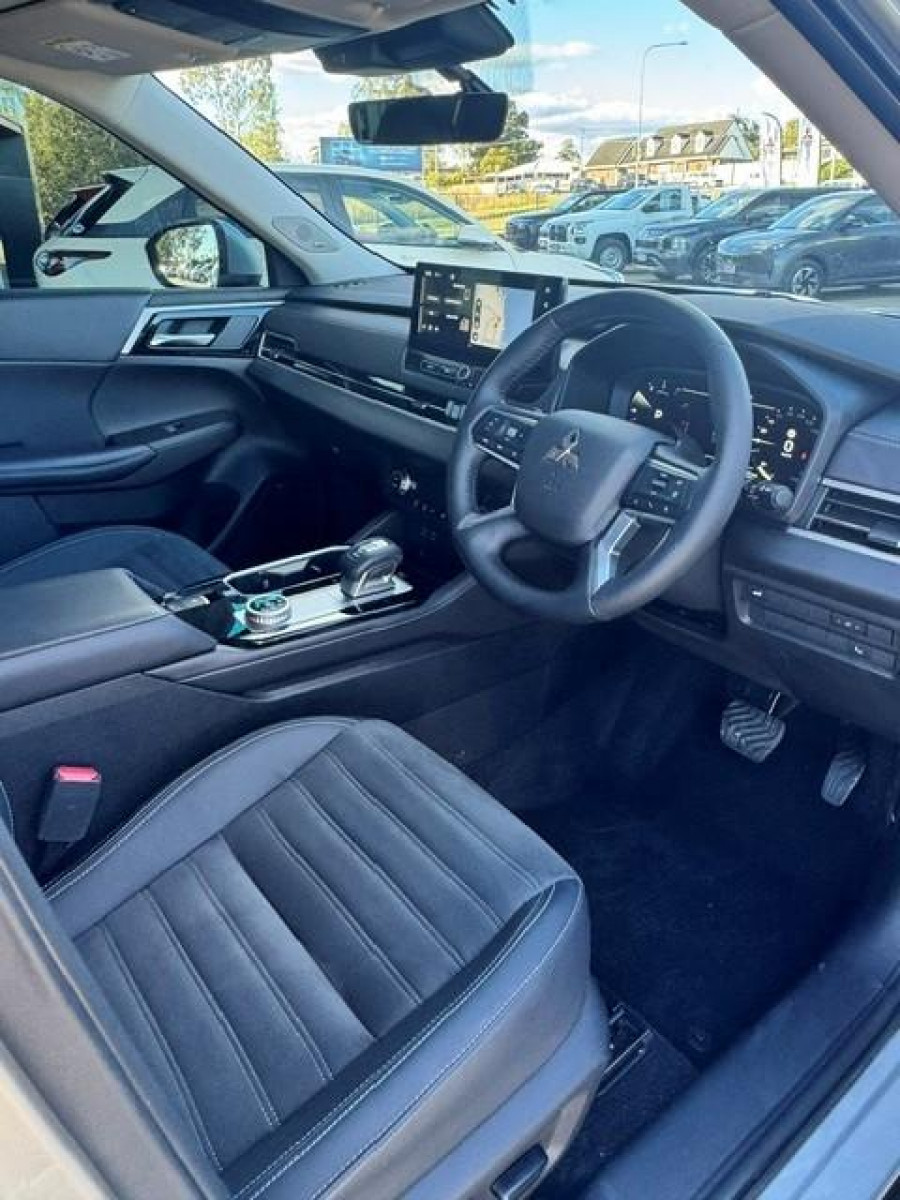2025 Mitsubishi Outlander ZM Aspire SUV Image 7