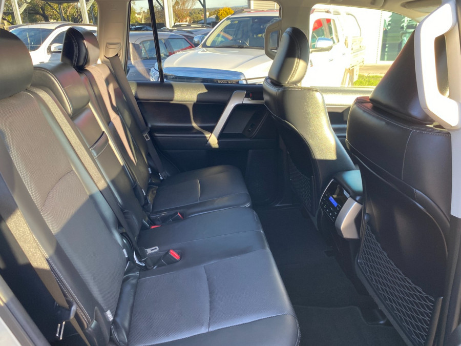 2022 Toyota LandCruiser Prado GDJ150R VX SUV Image 10