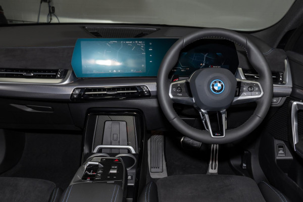 2024 BMW iX2 U10 xDrive30 M Sport SUV image 7