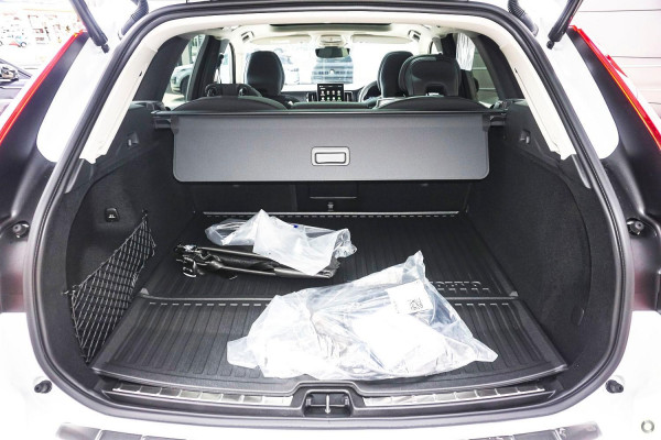 2026 Volvo XC60 UZ Plus T8 Plug-in Hybrid Dark SUV Image 7