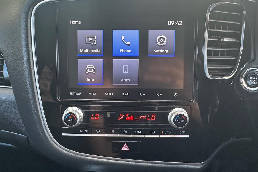 2021 Mitsubishi Outlander ZL LS SUV Image 13