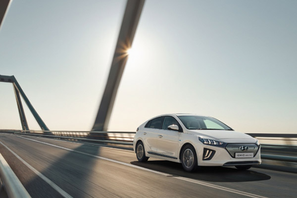 IONIQ Electric Fixed gear.