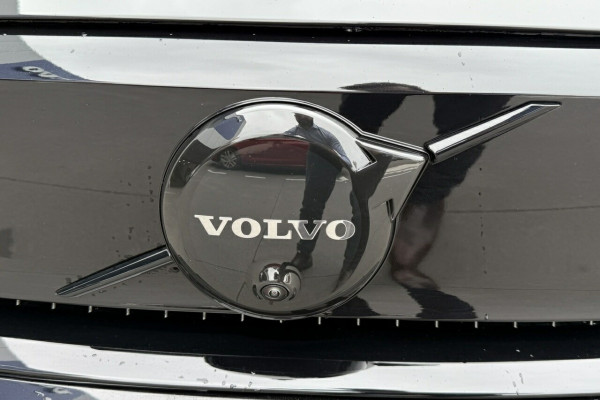 2024 MY25 Volvo EX40  Black Edition SUV Image 3
