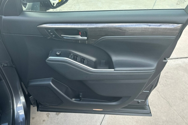2021 Toyota Kluger AXUH78R Grande Wagon Image 5