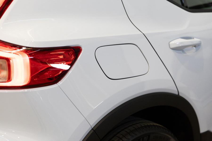 2025 MY26 Volvo XC40 XZ Plus B4 SUV Image 13