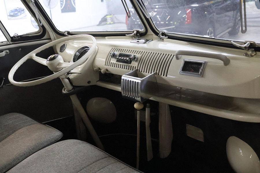 1966 Volkswagen Transporter Type 1 Microbus Bus