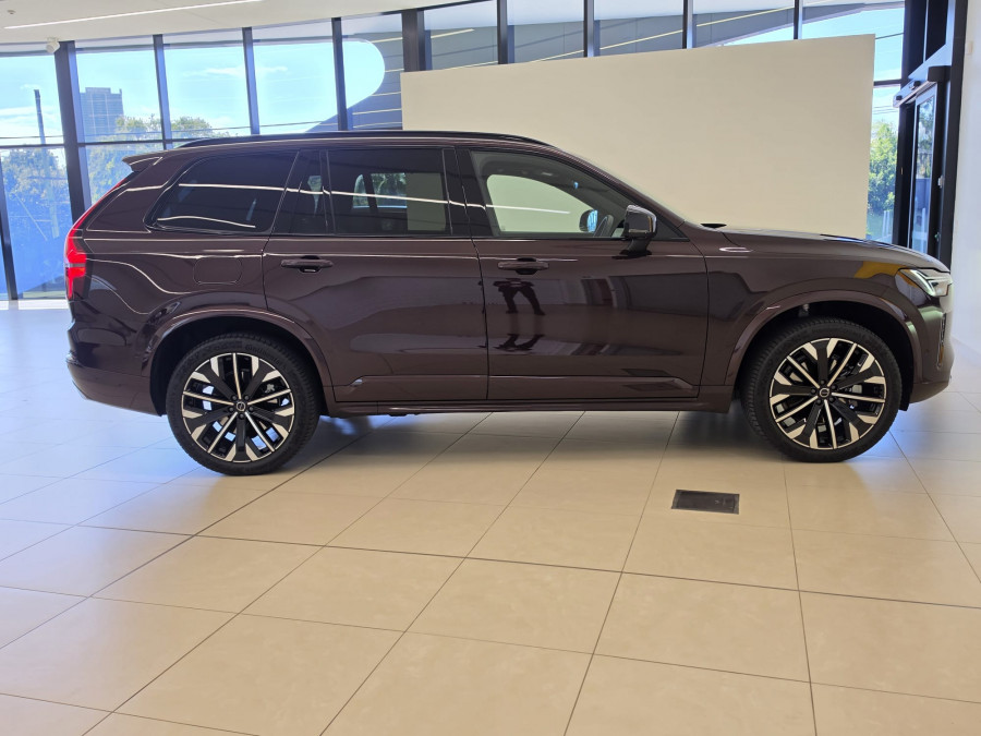 2025 MY26 Volvo XC90 L Series Ultra B5 Dark SUV Image 8