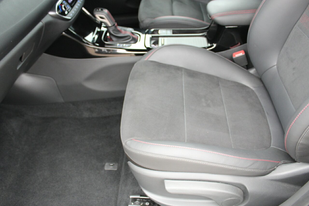 2024 MY25 Hyundai i30 PDe.V6  N Line Premium Hatch Image 18
