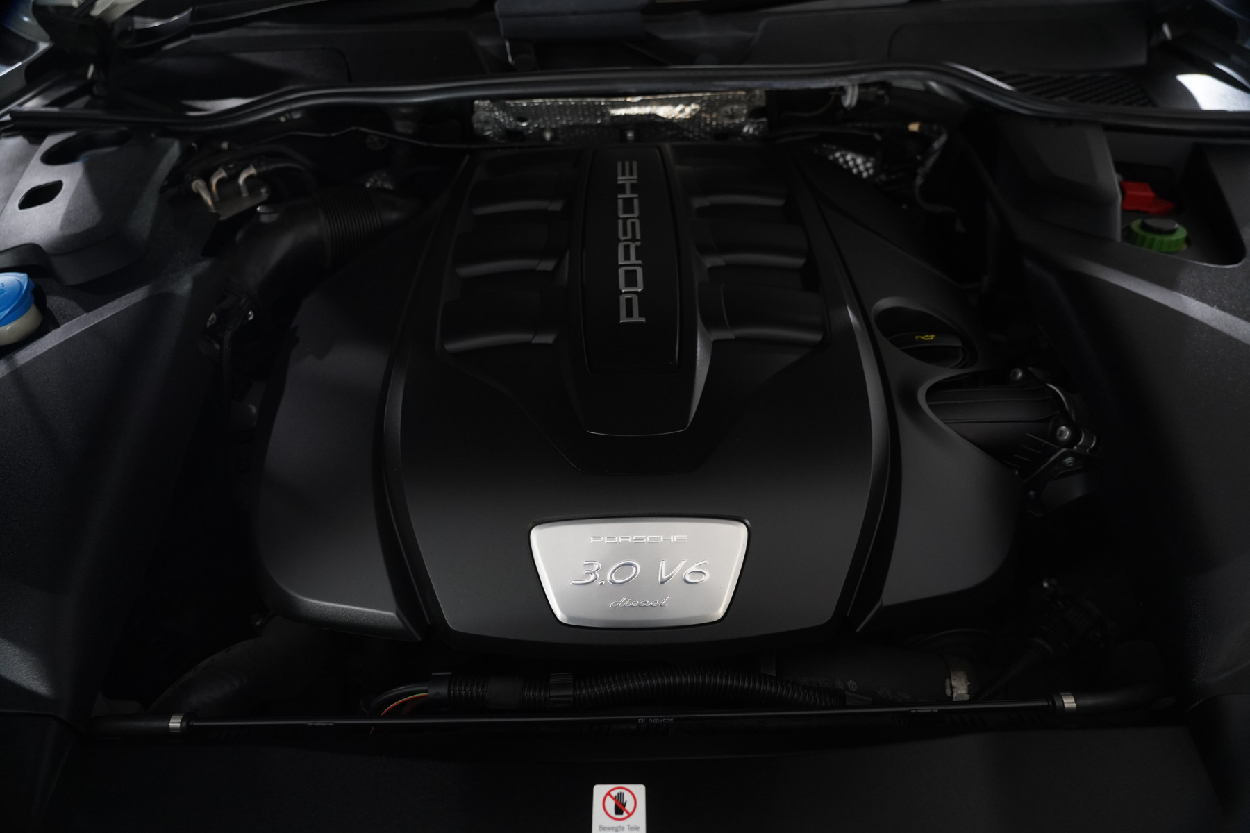 2016 Porsche Cayenne Diesel Platinum Edition SUV Image 36