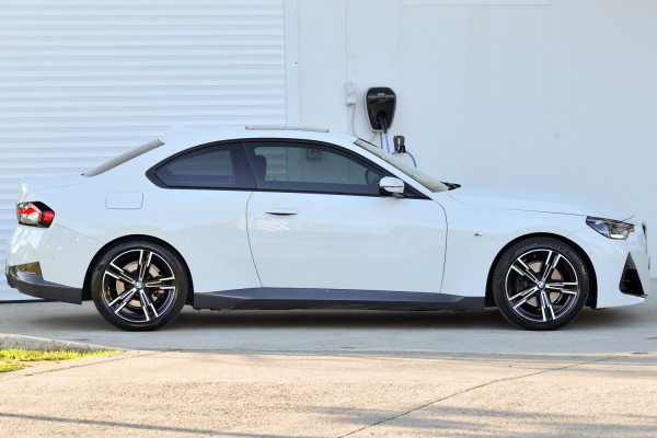 2022 BMW 2 Series G42 220i M Sport Coupe image 3