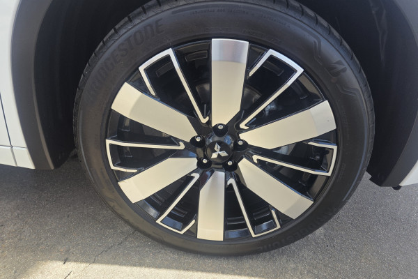 2025 Mitsubishi Outlander ZM Exceed SUV Image 22