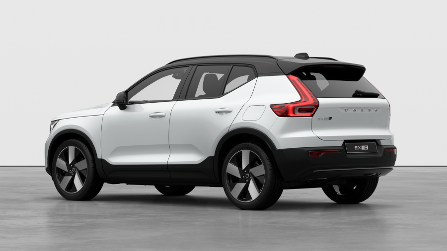 2026 Volvo EX40  Ultra Twin Motor Performance SUV Image 3