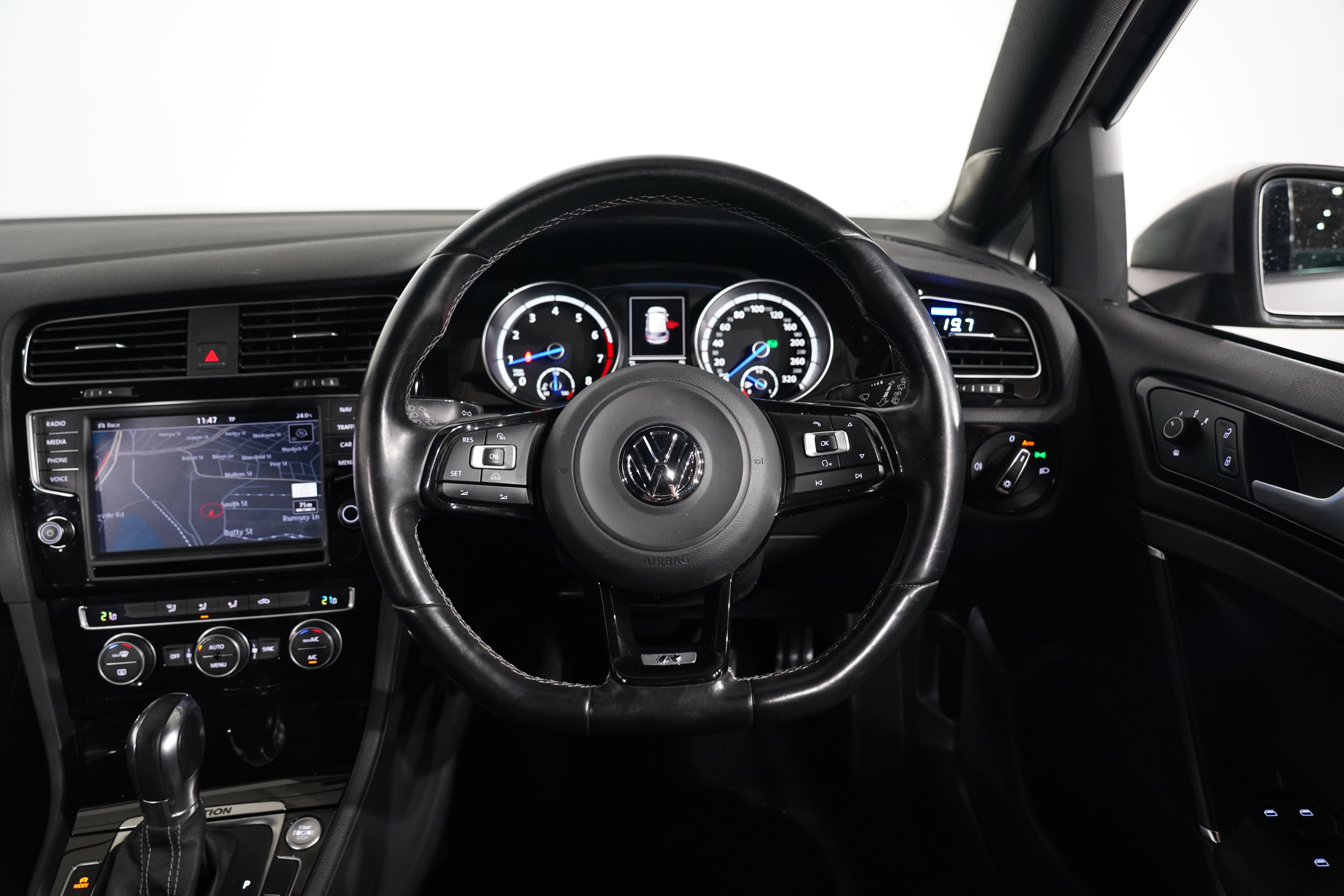 2015 Volkswagen Golf Volkswagen Golf R Auto R Hatchback Image 14