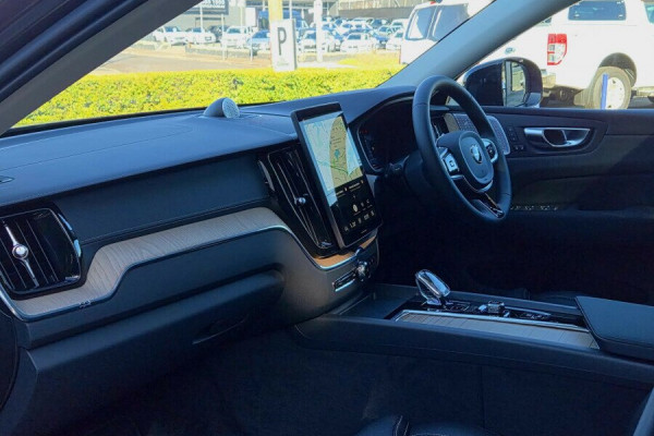 2026 Volvo XC60 UZ Ultra T8 Plug-in Hybrid Dark SUV Image 7