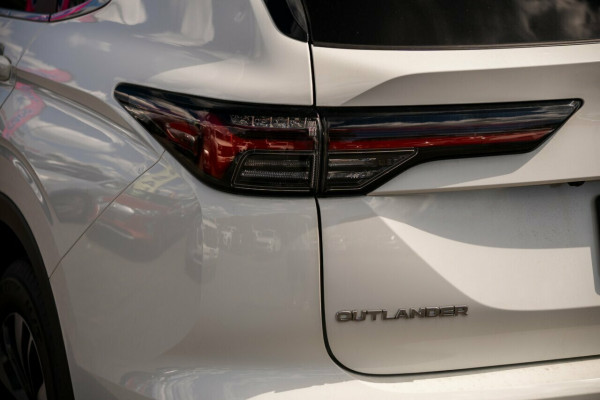 2025 Mitsubishi Outlander ZM LS SUV Image 7