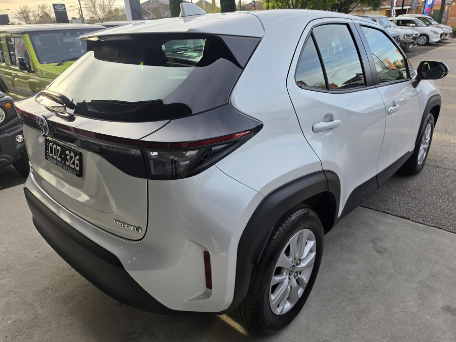 2023 Toyota Yaris Cross MXPB10R GX SUV Image 7