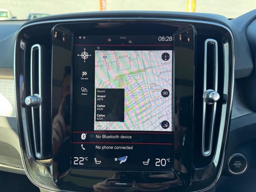2020 Volvo XC40 XZ T4 Momentum SUV Image 21