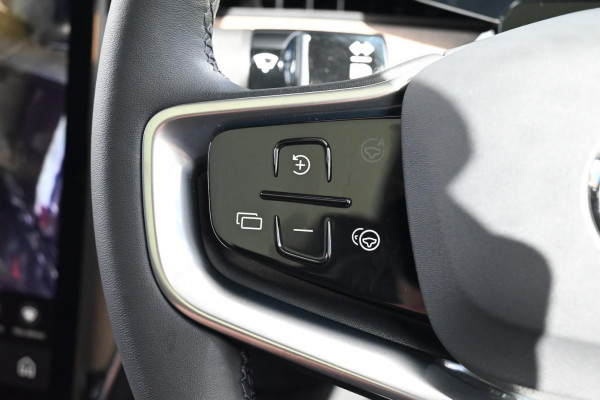 2026 Volvo EX90  Ultra Twin Motor Performance SUV Image 17