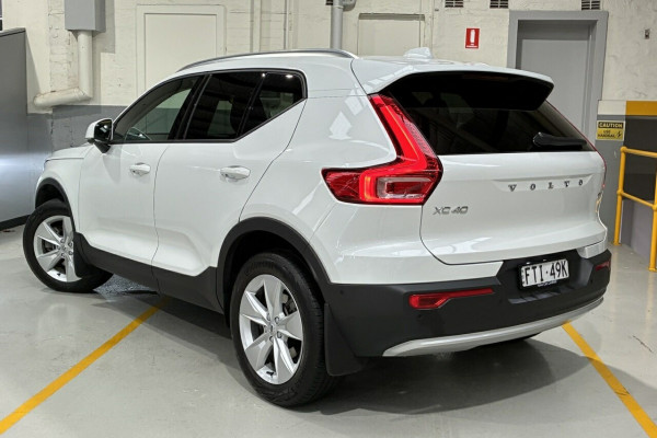 2025 Volvo XC40 XZ Plus B4 SUV Image 5