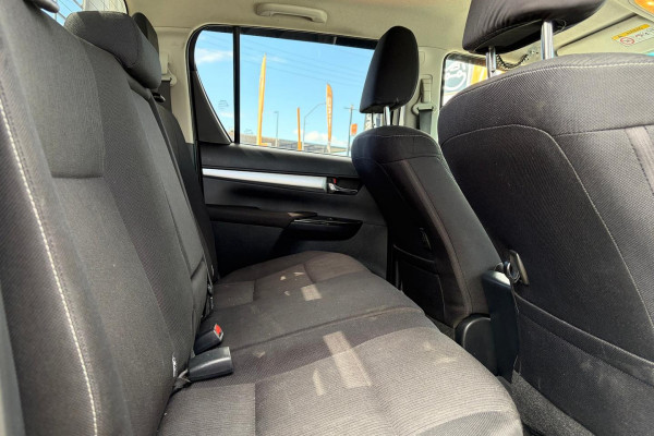 2016 Toyota HiLux  SR5 Double Cab Pick Up Image 13