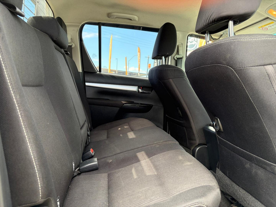 2016 Toyota HiLux  SR5 Double Cab Pick Up Image 13