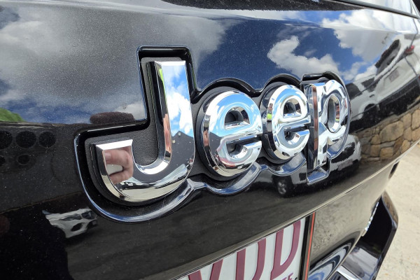 2014 Jeep Grand Cherokee WK Laredo SUV Image 16