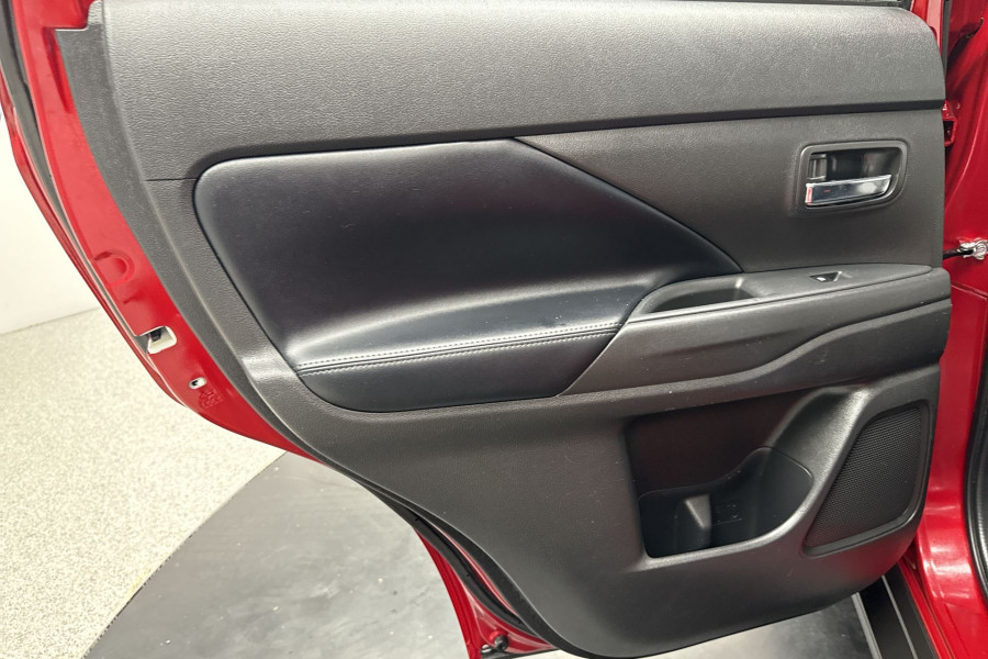2020 MY21 Mitsubishi Outlander ZL LS SUV Image 13