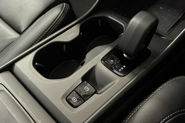 2025 Volvo XC40 XZ Plus B4 SUV Image 16