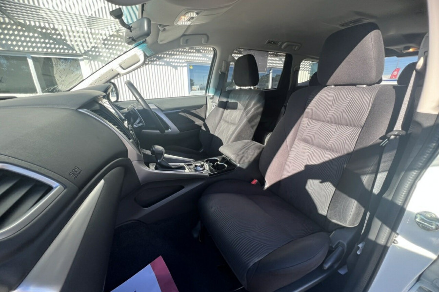 2016 Mitsubishi Pajero Sport QE GLX SUV Image 24