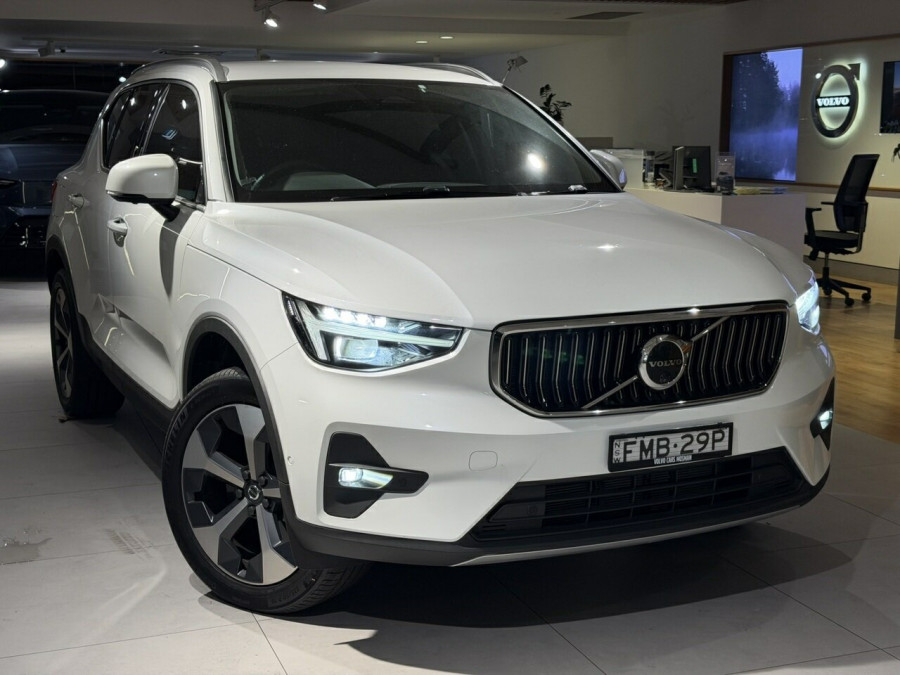 2024 Volvo XC40 XZ Ultimate B4 Bright SUV Image 1