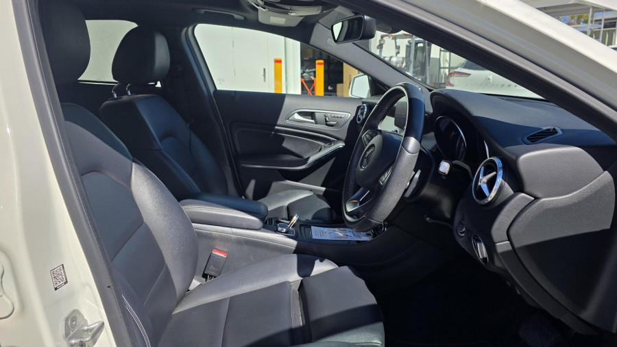 2017 Mercedes-Benz GLA-Class X156 GLA220 d SUV Image 20
