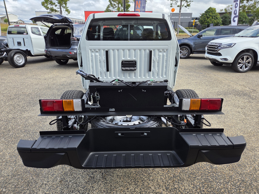 2026 Isuzu D-MAX RG SX Cab Chassis Image 4