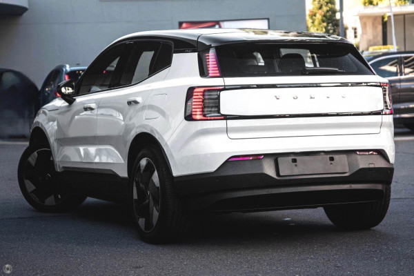 2026 Volvo EX30  Single Motor Extended Range Plus SUV Image 4