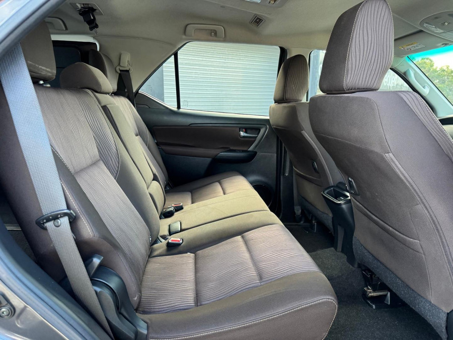 2018 Toyota Fortuner GUN156R GX SUV Image 21