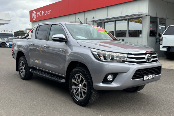 2017 Toyota HiLux  SR5 Extra Cab Pick Up