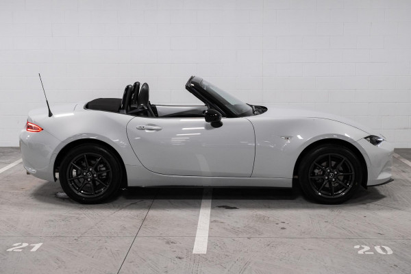 2015 Mazda MX-5 ND GT Convertible image 5