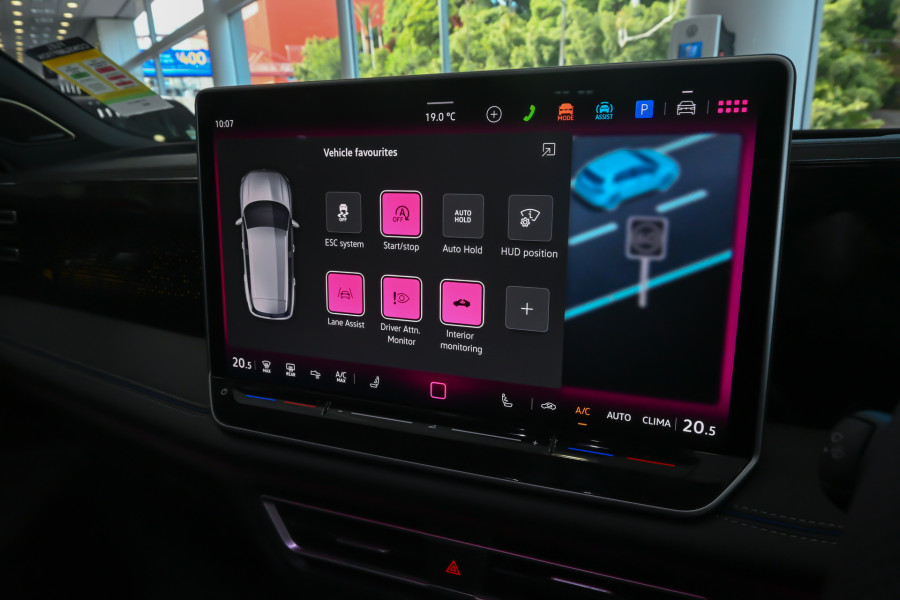 2025 Volkswagen Tiguan CT 150TSI R-Line SUV Image 19