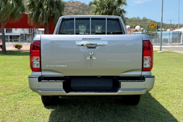 2026 Mitsubishi Triton MV GLX Ute Image 7