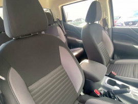 2024 Nissan Navara D23 ST Ute image 21