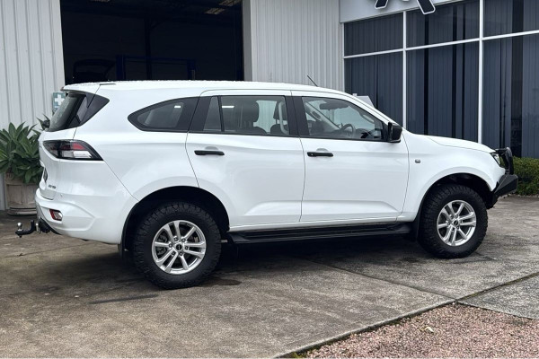 2022 Isuzu MU-X RJ LS-M SUV Image 4