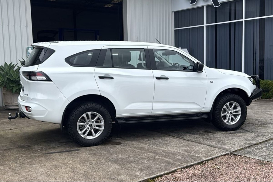 2022 Isuzu MU-X RJ LS-M SUV Image 4