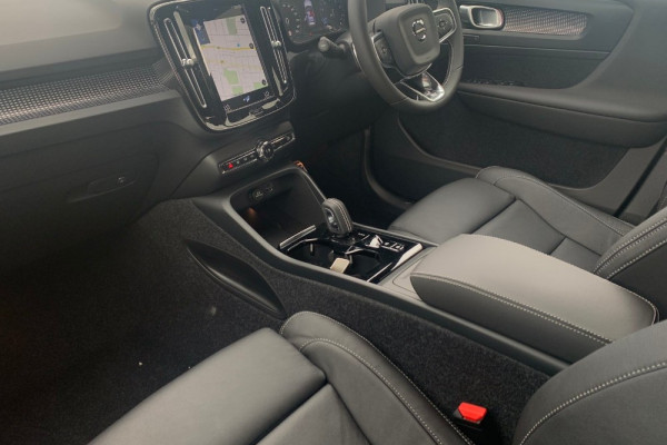 2020 Volvo XC40 XZ T5 R-Design Suv Image 5