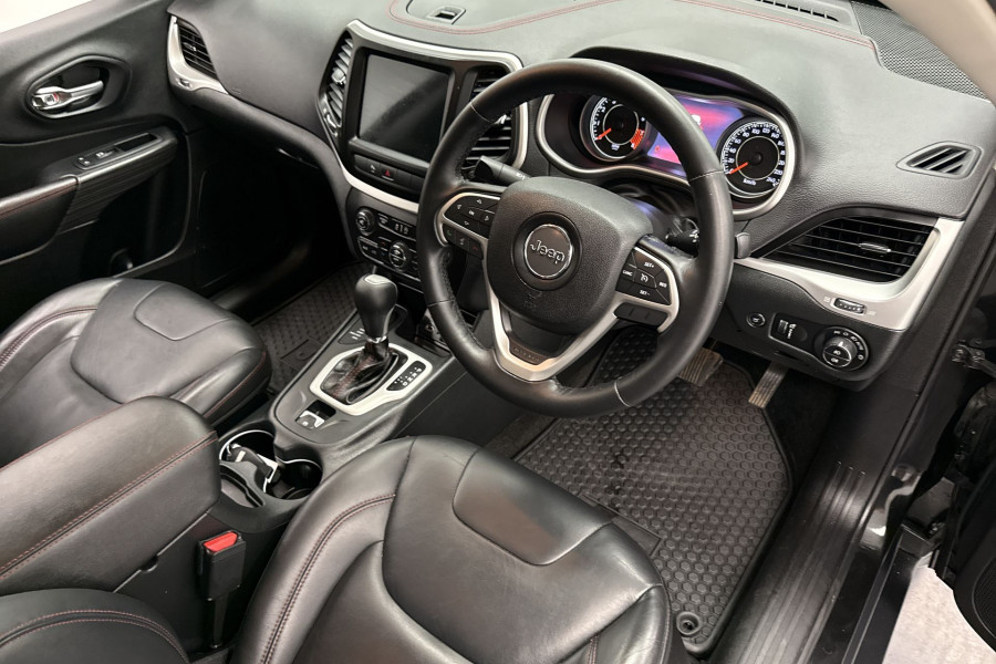 2015 Jeep Cherokee KL Trailhawk SUV Image 16