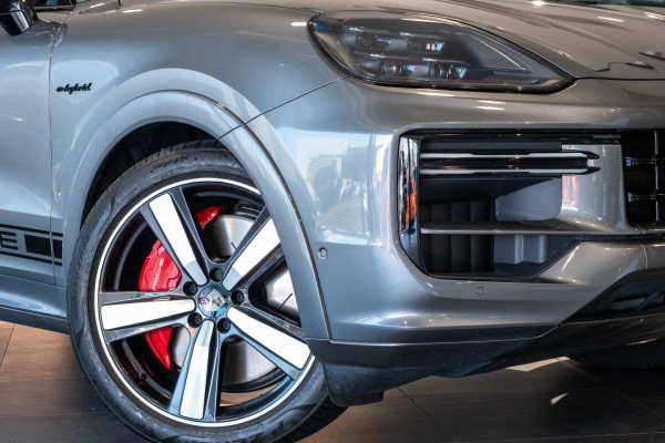 2024 MY25 Porsche Cayenne Turbo E-Hybrid SUV