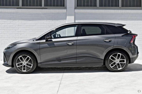 2024 MG MG4 MEH32 Essence 64 Hatch Image 5